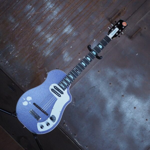 Lockhorn Instruments RUNT "Countertop Series" Guitar